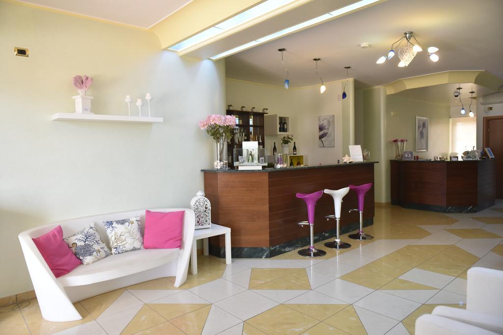 Hotel La Villa 코릴리아노칼라브로 외부 사진